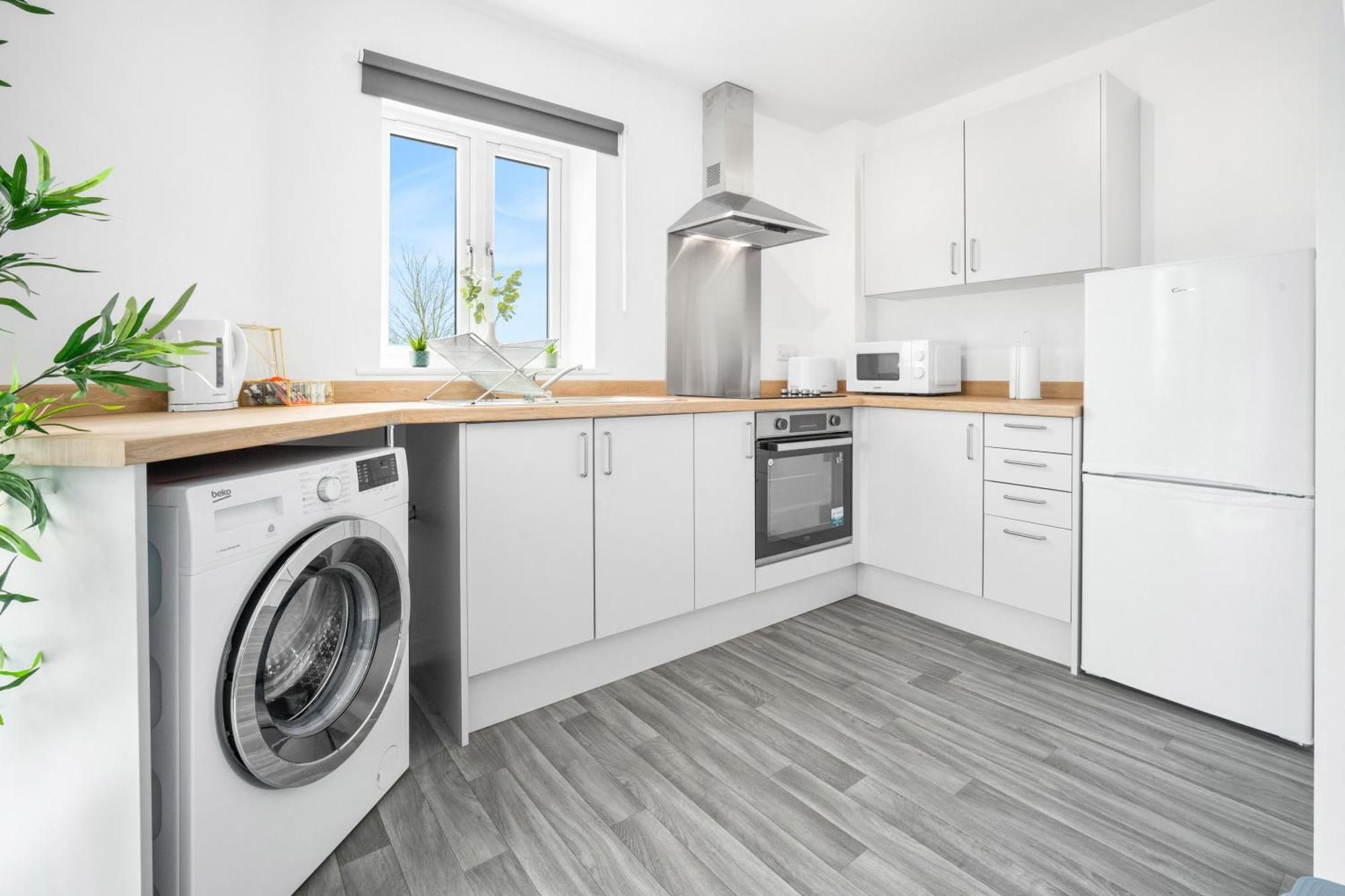 New 2 Bedroom Deluxe Apartment - Parking - Wifi & Netflix - Top Rated - 50C Cradley Heath Eksteriør billede